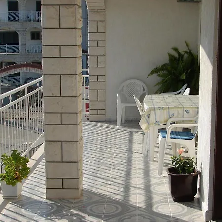 Tone Apartment