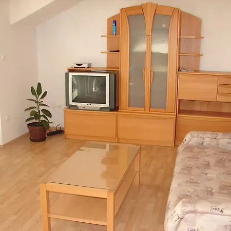 Tone Apartment *