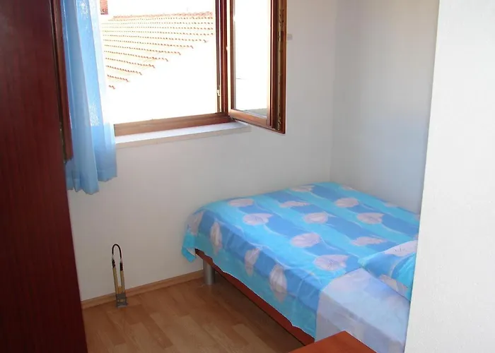 Tone شقة تروغير